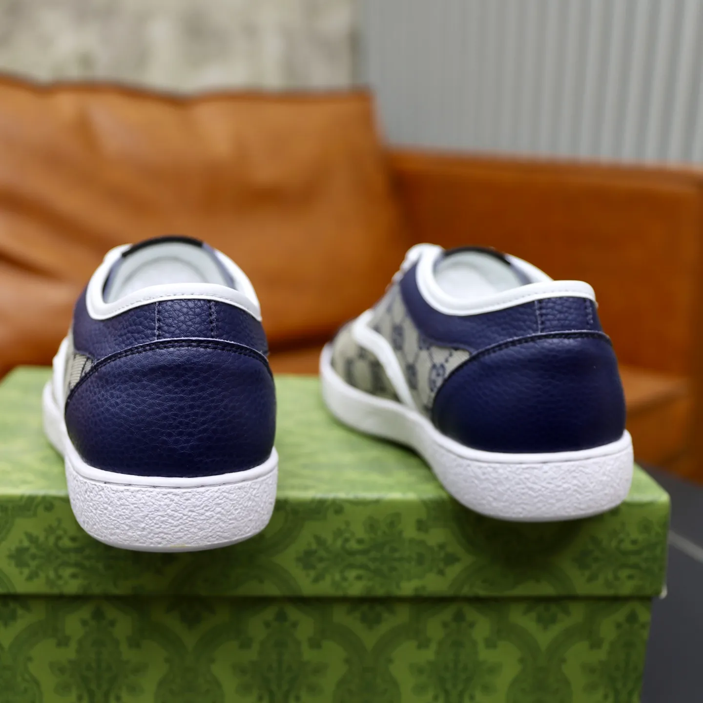 Men's shoes: 400💰🙅‍♂️🙅‍♂️🙅‍♂️ Brand: GUCCI Standard code: 38-44 Grade: Same as the official website Material: Original leather splicing Comfortable sheepskin lining Lightweight wear-resistant outsole Style category: Men's fashionable casual shoes Running sneakers Distinguished luxury brand elements Top luxury Color: Actual picture color